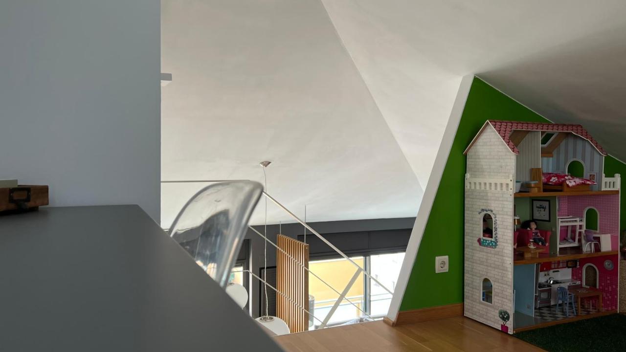 Appartamento Ático de diseño con terraza en el centro de Olot Esterno foto